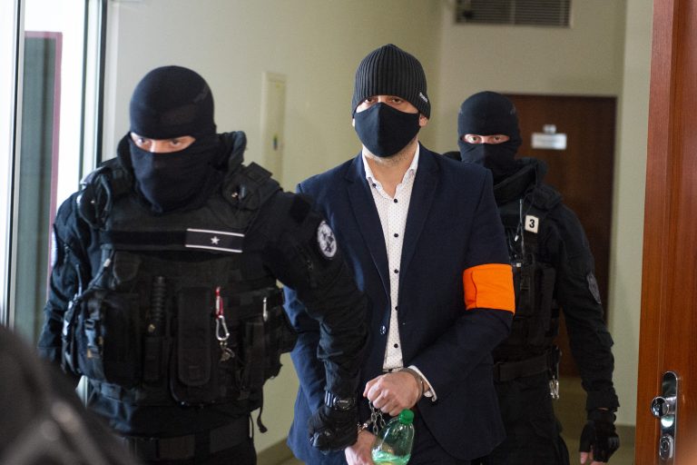 Exšéf kontrarozviedky SIS Gašparovič a bývalý policajt Vičan dostali vysoké tresty
