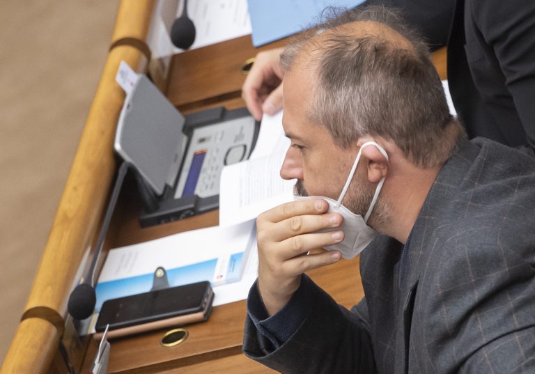 Pre Kotlebu a Mazureka je projekt MOVIR zavádzaním totality. Naď podáva trestné oznámenie