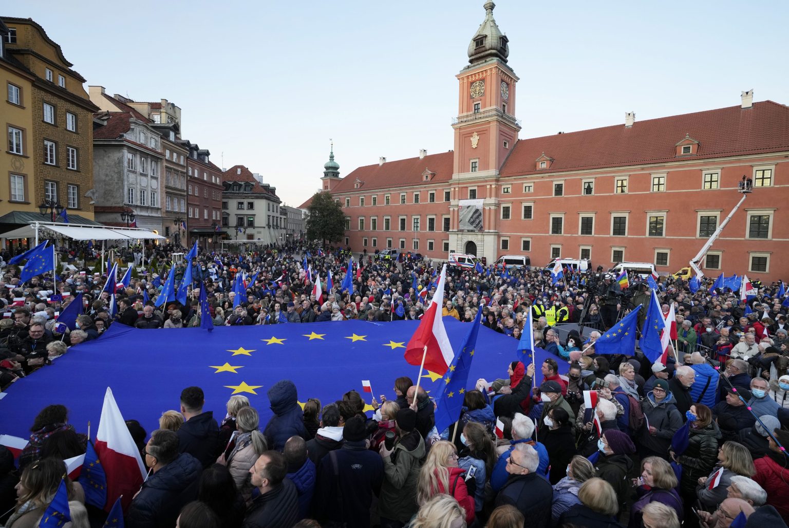 Demonštrácia na podporu členstva Poľska v EÚ. Foto: TASR/AP
