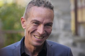 Ťažká prehra Pirátov. Z 22 poslancov spadnú na štyroch. Ich spojenci Starostovia ich porazili krúžkovaním