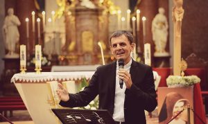 Sú ešte kňazi výkričníkom nášho svedomia?