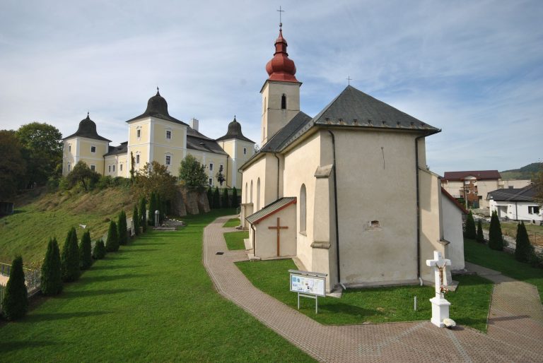 Hanušovce nad Topľou: Križiacky kostol, aký v širokom okolí nenájdete