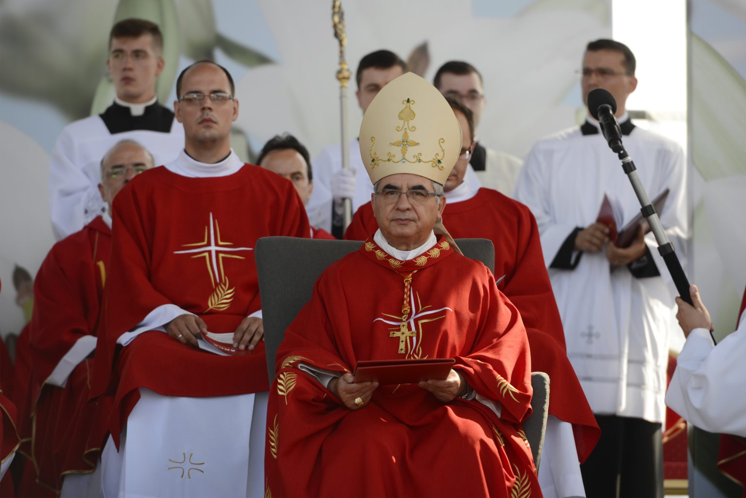 Kardinál Giovanni Angelo Becciu v roku 2018 v Košiciach. Foto: Milan Kapusta/TASR