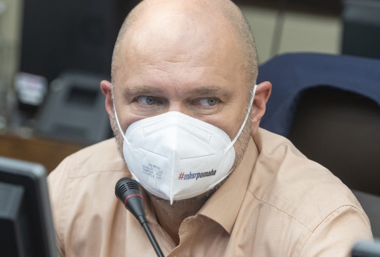 Koalícia sa na 500-eurových poukazoch pre seniorov dohodla, SaS ich nepodporí ani nezablokuje