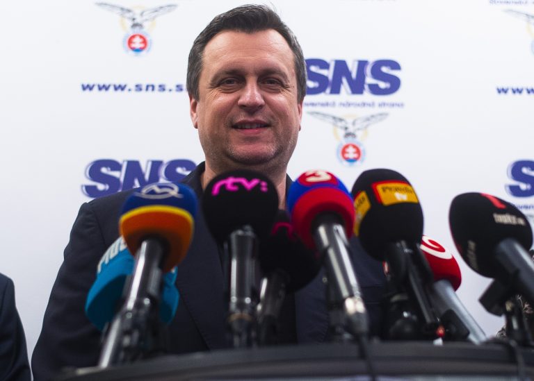 SNS bude rokovať s Tarabom o spoločnom postupe do volieb