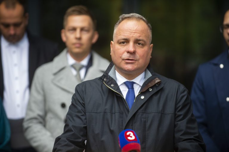 Nemocničná starostlivosť v Bratislavskom kraji podľa župana Drobu kolabuje