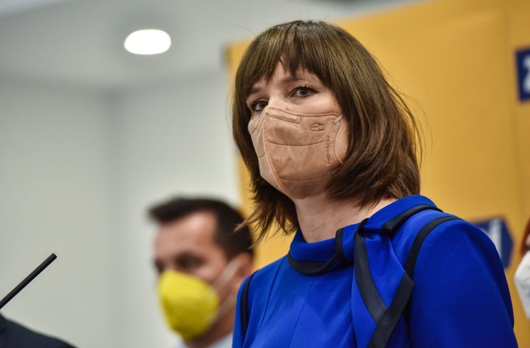 Očkovaní by mali mať výhody, neočkovaných treba motivovať. Remišová tvrdí, že lockdown len zmierni utrpenie