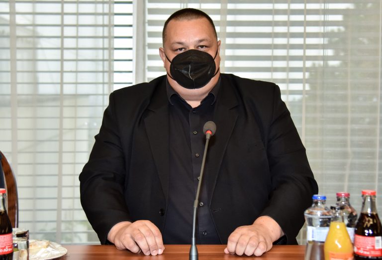 Mikas vysvetlil, ako podstúpiť karanténu a kedy sa dať otestovať