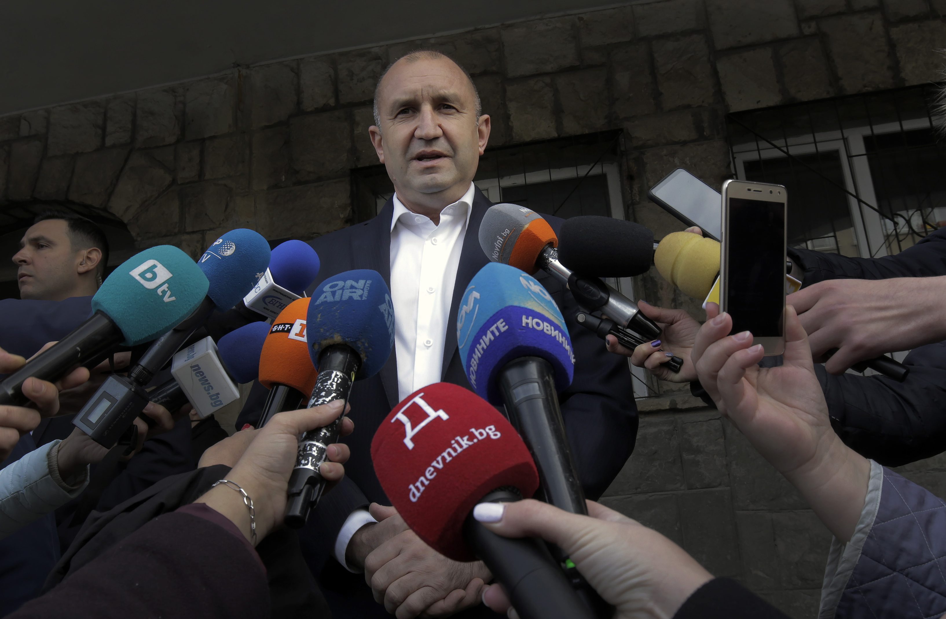 Bulharský prezident povedal, že za vojnu môže Ukrajina a účet platí celá Európa. Kyjev reaguje