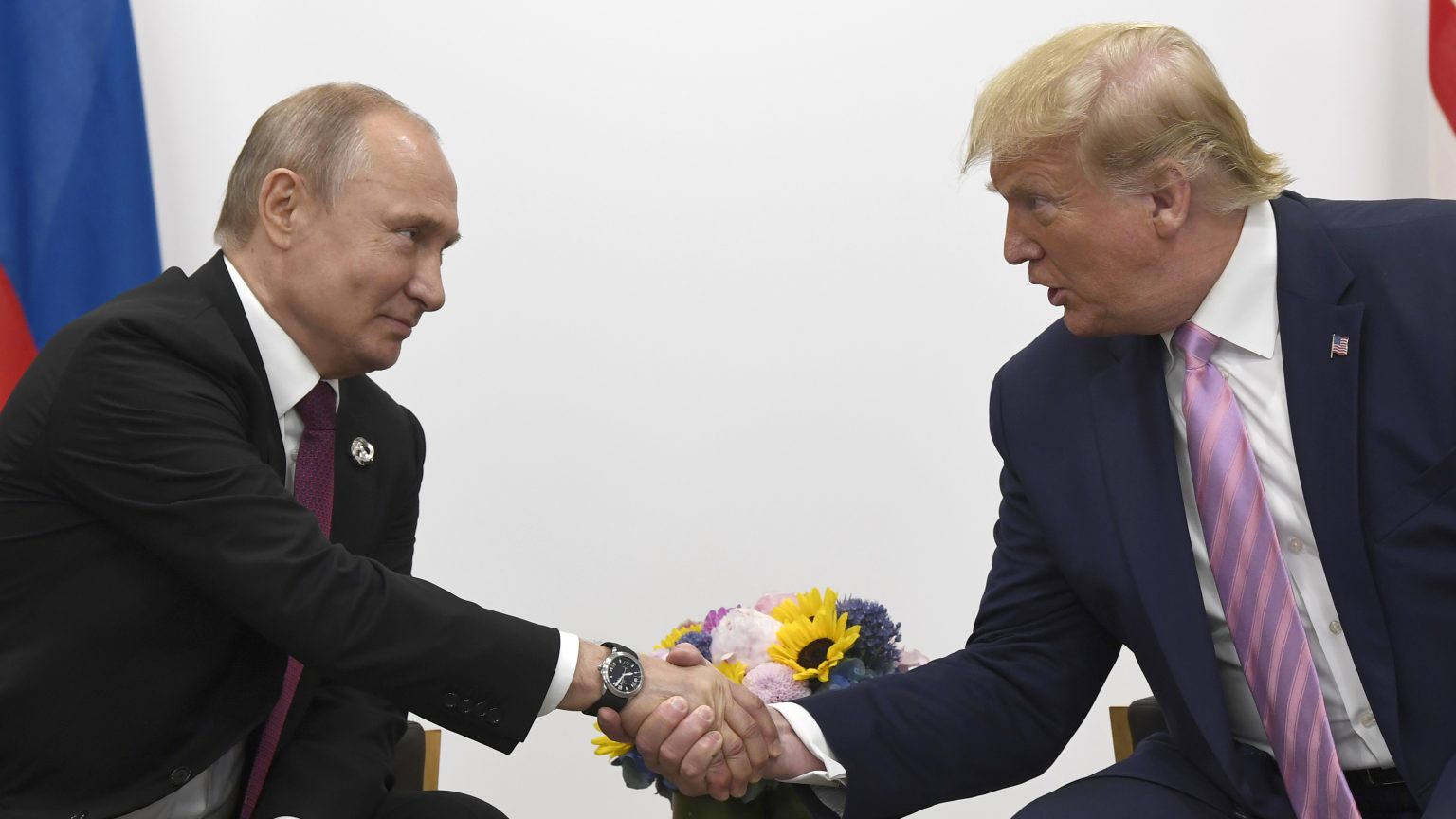 Vladimir Putin a Donald Trump na snímke z roku 2019. Foto: TASR/AP