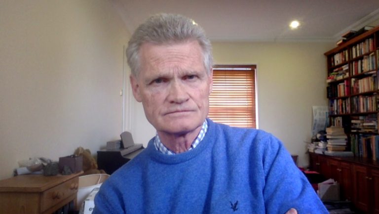 Covid nie je tá istá choroba ako pred rokom, vysoké počty obetí sú minulosť, vraví profesor z Oxfordu