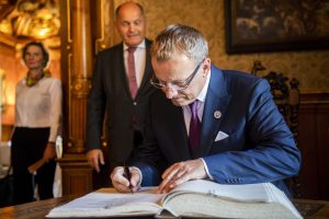 Na výstavbu lacných štátnych nájomných bytov sa hlásia prví investori