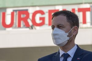 Heger sa zastal policajtov v prípade zadržaného Fica i zdravotníkov