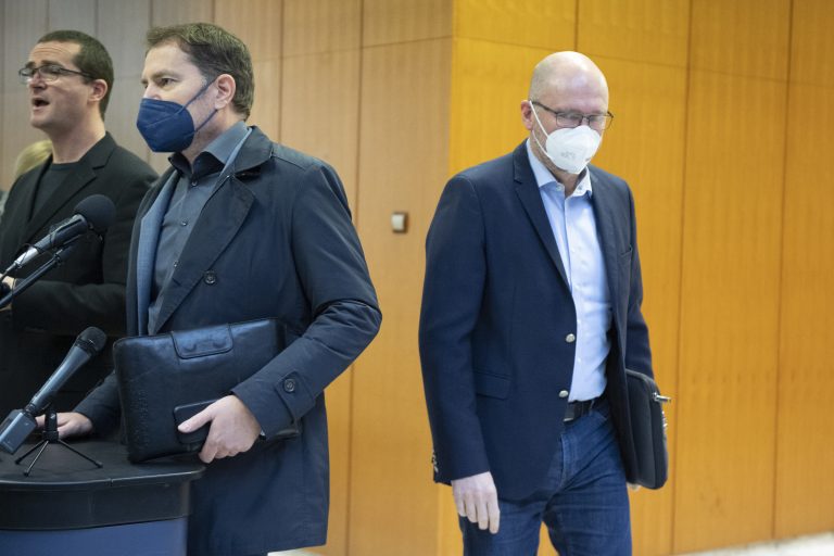 Vláda schválila 500-eurové poukazy. Štát chce motivovať ľudí nad 60 rokov k očkovaniu