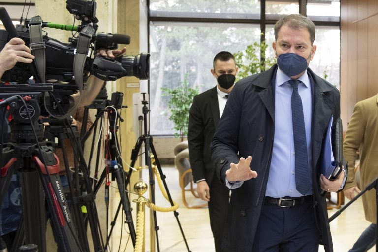 Matovič: Ak udrie v plnej sile omikron, treba lockdown pre ľudí nad 60 rokov. Aj pre očkovaných