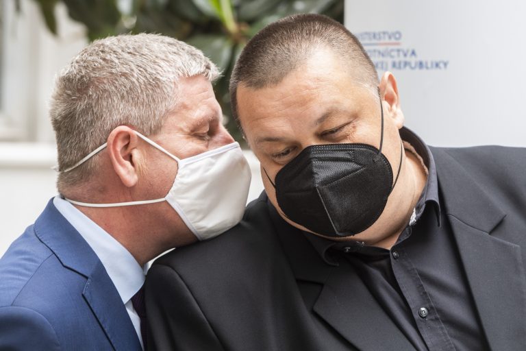 Školy zatvoria aj v Bratislavskom kraji. Mikas sa sporí s Gröhlingom