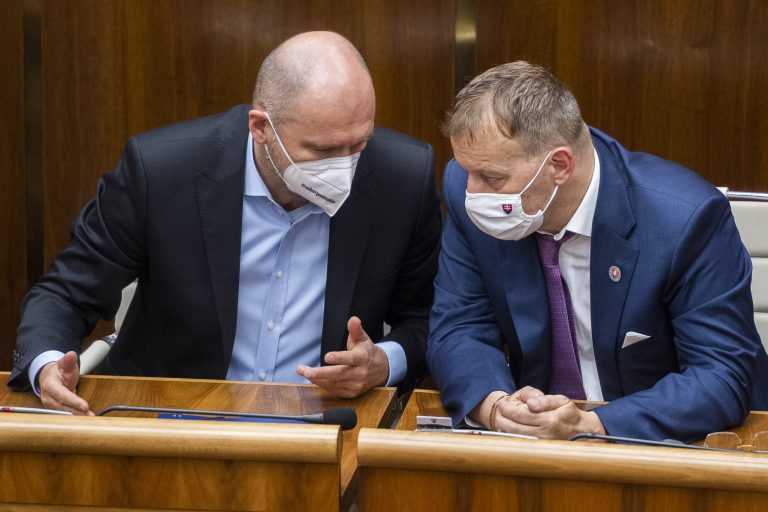 Sulík a Kollár chcú otvárať gastroprevádzky