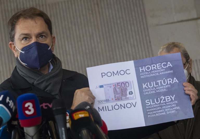 K neočkovaným bude smerovať len malá časť peňazí z Matovičovej motivácie, vraví rozpočtová rada