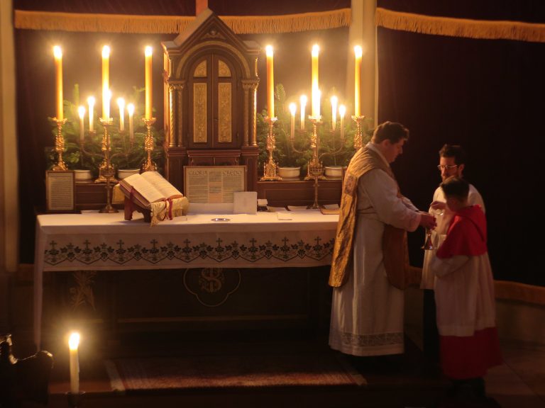 Ukážte tvorivosť a nenechajte nezaočkovaných pred kostolmi