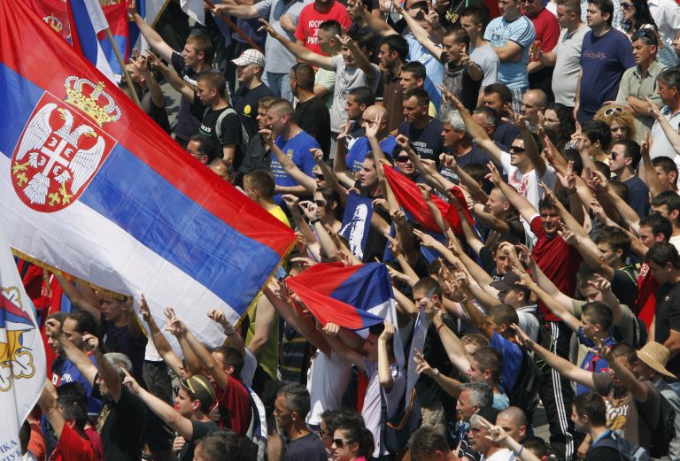 Na Balkáne to vrie. Srbi sa chcú odtrhnúť od Bosny a myslia to vážne. Olej do ohňa priliali Orbán aj Lavrov