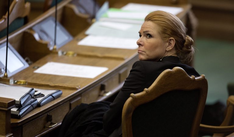 Dánska exministerka ide do väzenia za rozdelenie rodín migrantov. Boli medzi nimi i detské nevesty