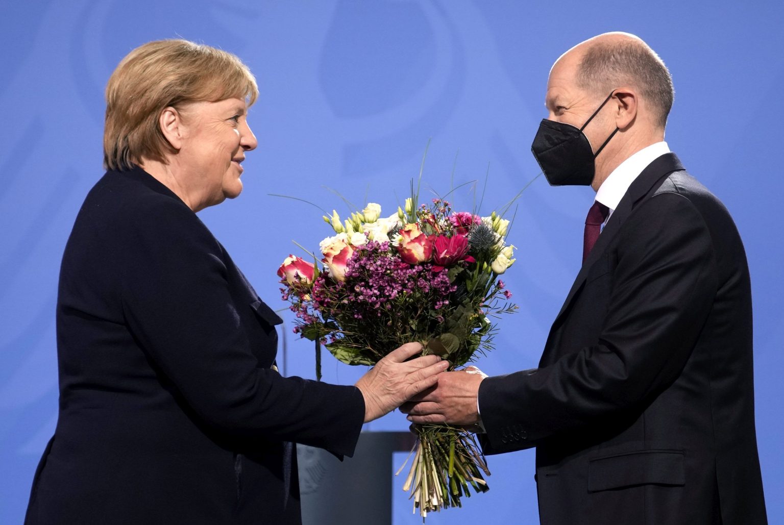 Prepriahanie v Berlíne. Angelu Merkelovú strieda Olaf Scholz. Foto: TAASR/AP
