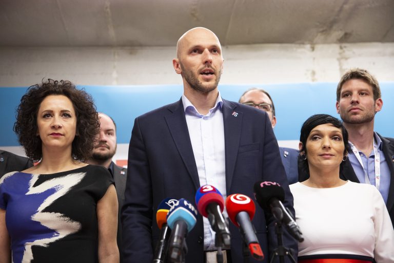 TIS: Najviac unikátnych darcov má Progresívne Slovensko, KDH a Demokrati