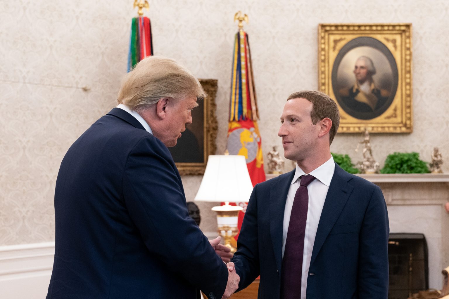 Donald Trump a Mark Zuckerberg.. Foto: White House/wikimedia