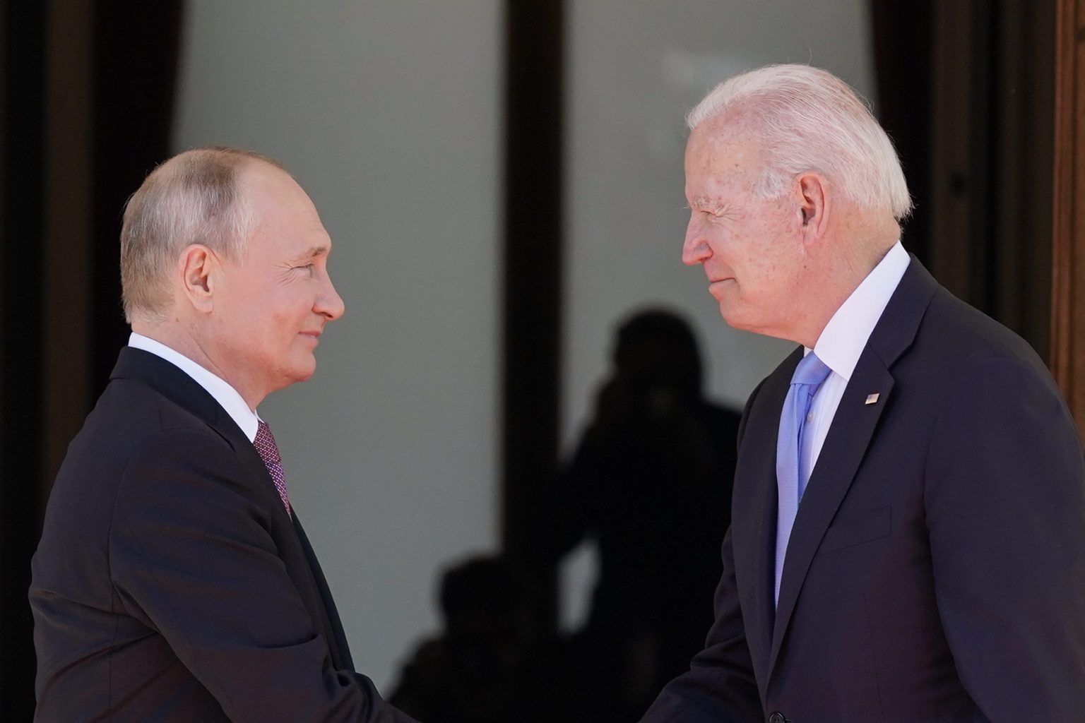 Vladimir Putin a Joe Biden. Foto: TASR/AP