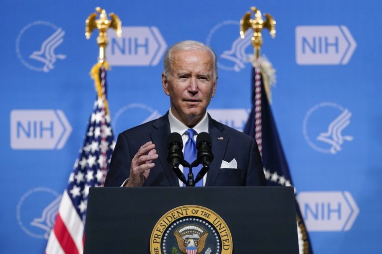 USA zvažujú sankcie voči Rusku, aby odradili Putina od invázie na Ukrajinu, píše CNN