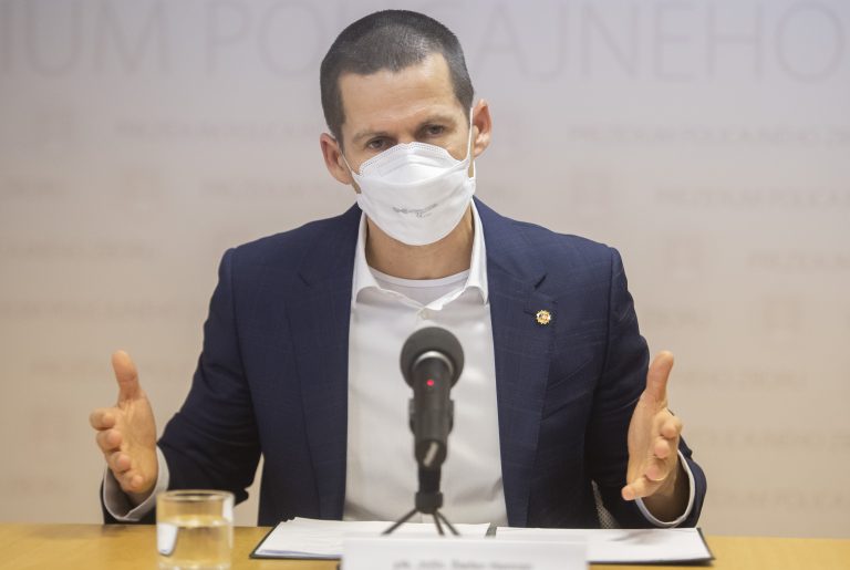 Hamran: Fico konal chrapúnsky a robí zo seba martýra. Polícia bude naďalej postupovať rovnako