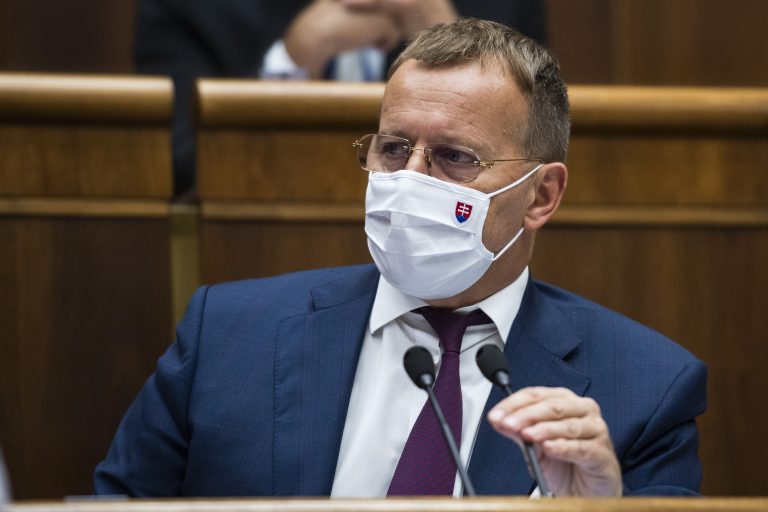 Kollár: Povinné očkovanie v žiadnom prípade. Za kolabujúce nemocnice môže Smer