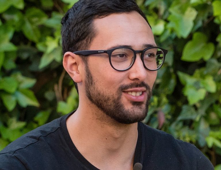 Môže raper spievať, že si želá smrť politikov a oslavovať teror? Podľa Belgicka áno