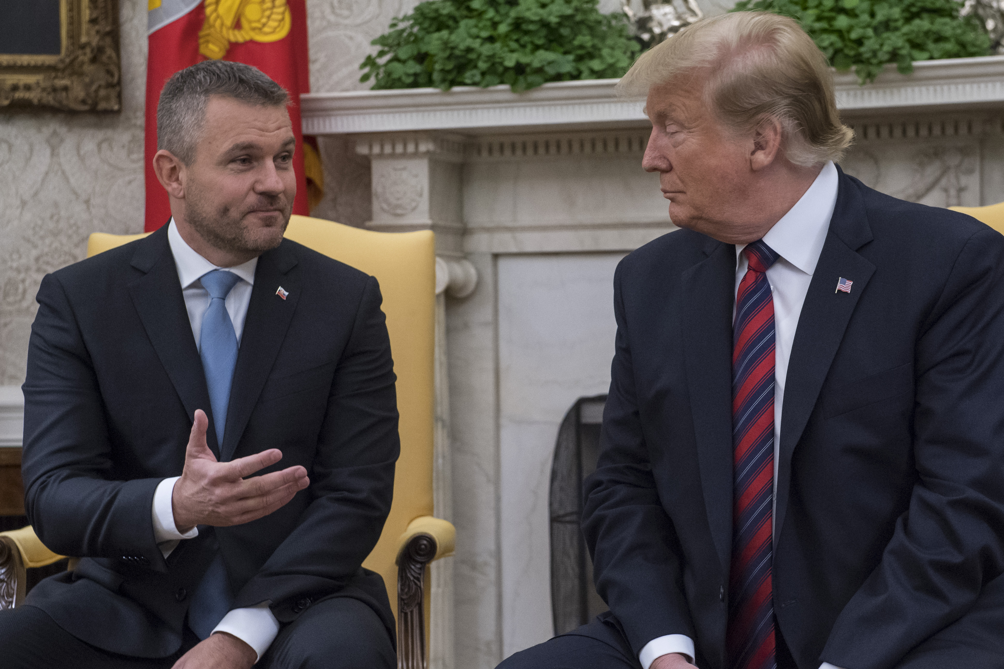 Fico ani Pellegrini prezidenta Trumpa nepotešia. Na obranu nepôjde ani euro navyše