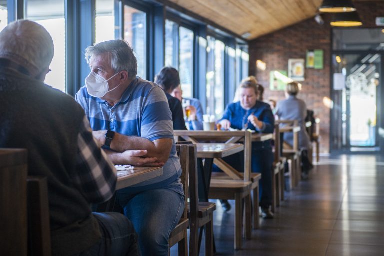 Dánska epidemiologička: Vysoká infekčnosť omikronu je dobrou správou. Do marca sa vrátime do normálu