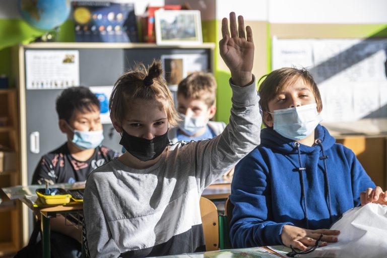 Školám chýbajú ľudia. Najviac učitelia jazykov či matematiky