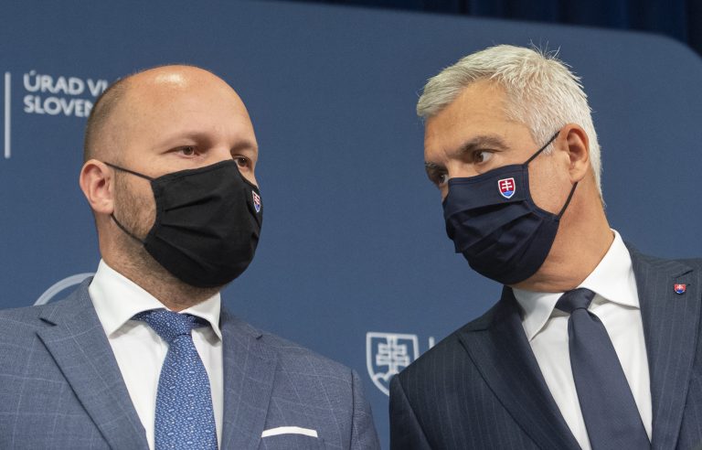 Parlament o referende k dohode s USA nerokoval. Z opozície zaznieva kritika, Naď a Korčok tvrdo reagujú