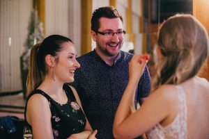 Telesnosť nikdy dostatočne nenaplní naše srdce. Práve naopak