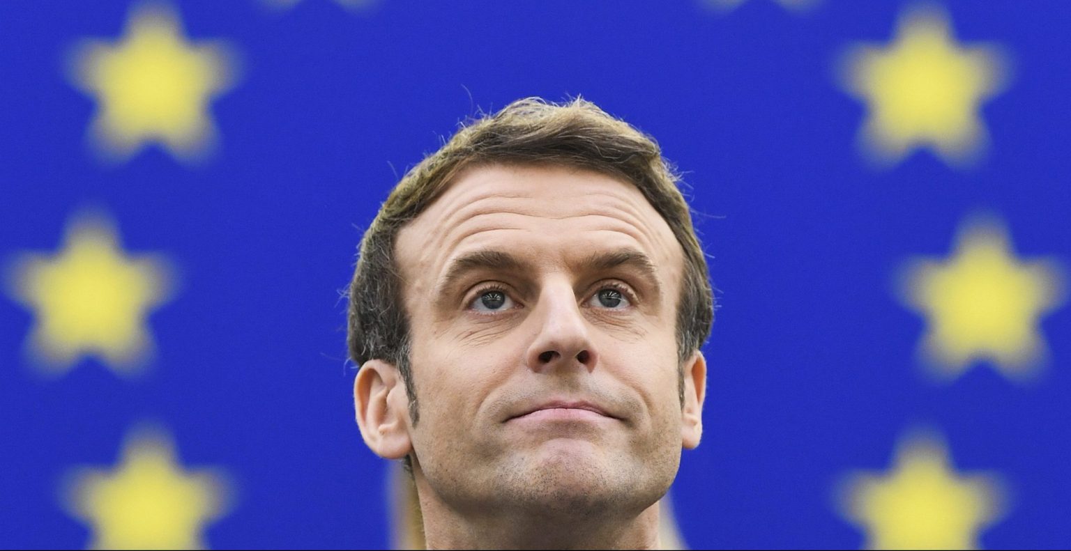Francúzsky prezident Emmanuel Macron v pléne Európskeho parlamentu, 19. januára 2022 v Štrasburgu. Foto: TASR/AP