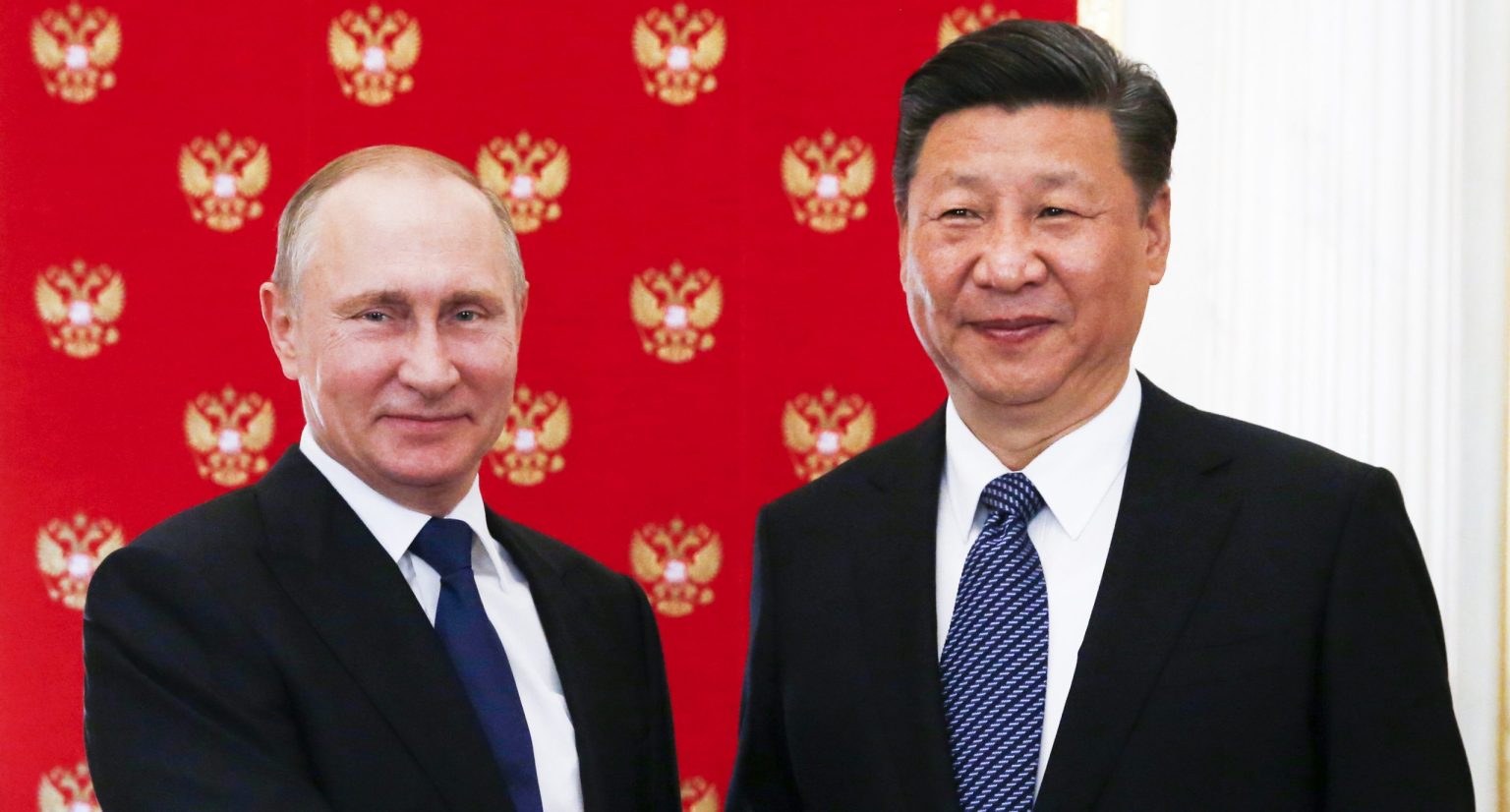 Ruský prezident Vladimir Putin a čínsky prezident Si Ťin-pching. Foto: TASR/AP