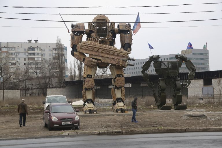 Na ktorú stranu sa postaví Putin? Rusi zvažujú uznanie republík v Donbase