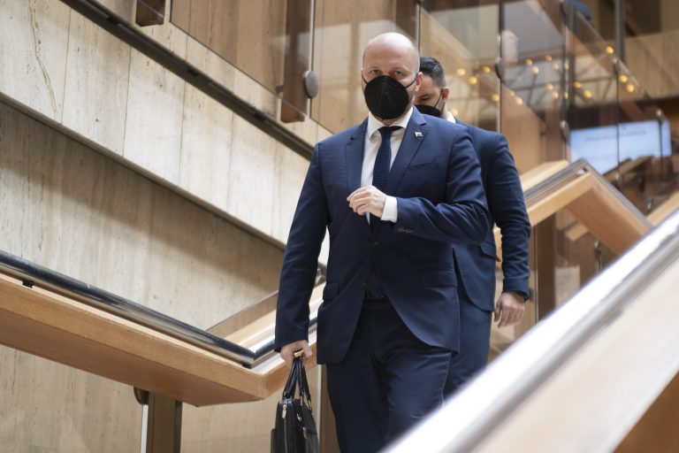 Som presvedčený, že chce byť prezidentom, tvrdí Naď po Žilinkovom stanovisku. Označil ho za 25 strán bludov