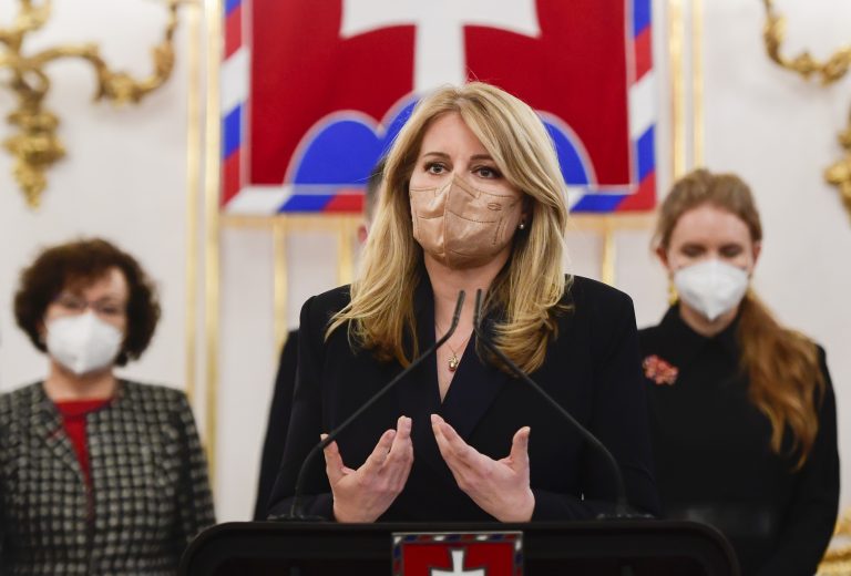 Prezidentke Čaputovej sa na sociálnych sieťach pre konflikt na Ukrajine vyhrážali smrťou. Polícia koná