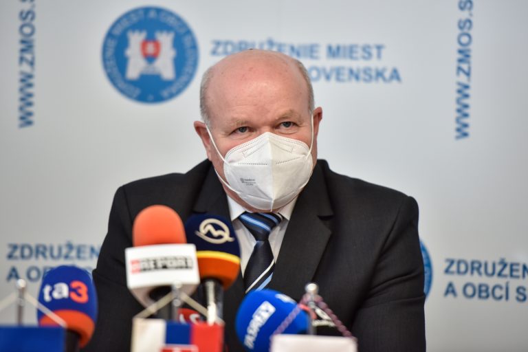 Ľudia nepoznajú svojich poslancov, prijímajú sa zákony odtrhnuté od života. ZMOS spúšťa petíciu, chce osem volebných obvodov