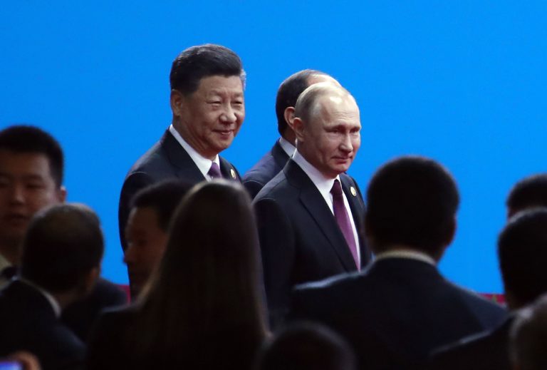 Rusko, Čína a Juhoafrická republika začali spoločné manévre v Indickom oceáne