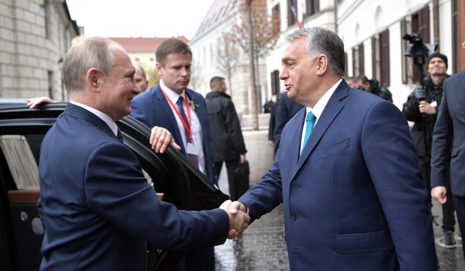 Ilustračná fotka. Maďarský premiér Viktor Orbán a ruský prezident Vladimir Putin, Budapešť, 2019.
Foto: TASR/AP