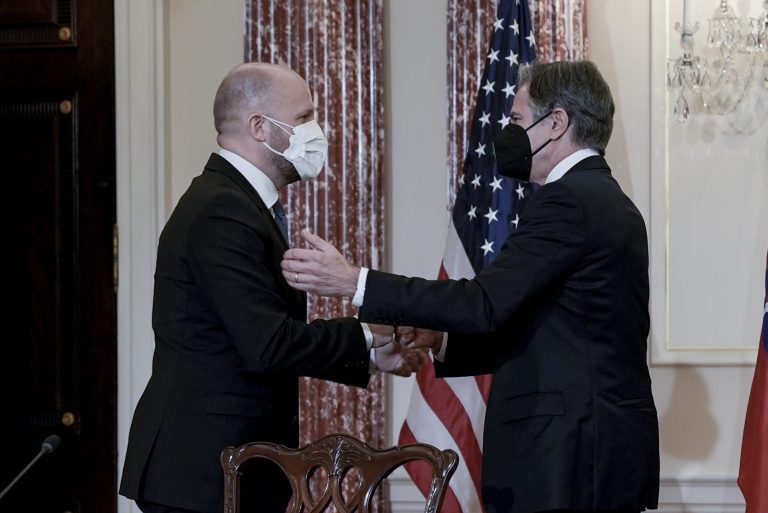 Obranná zmluva s USA: Výbor pre obranu jej dal zelenú, občianske iniciatívy chcú referendum