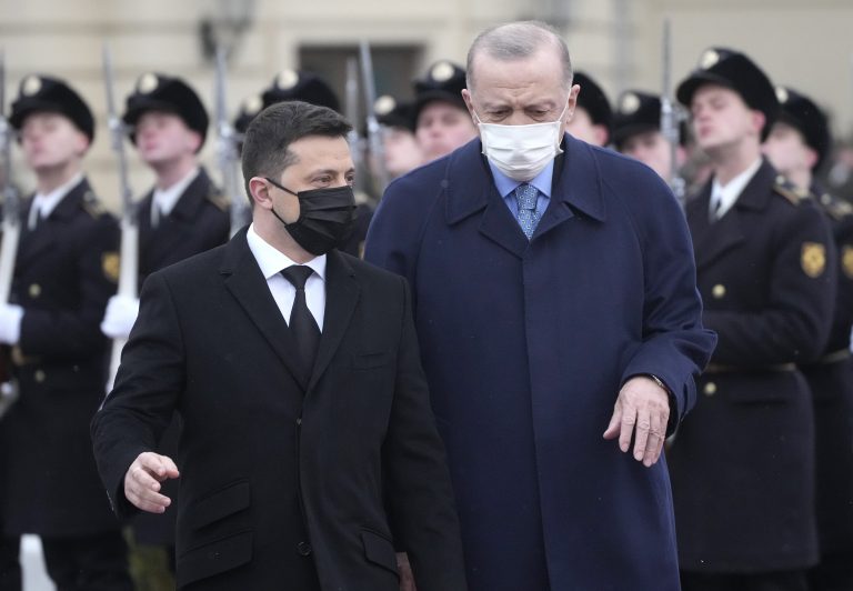Ukrajina sa zbližuje s Tureckom, prezidenti podpísali vojenskú a obchodnú dohodu