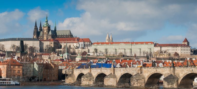 Prvé priame prezidentské voľby v Prahe.