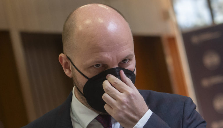 Nebudeme brať do úvahy vyhrážky od vojnových štváčov z Moskvy. Naď hovoril o systéme S-300